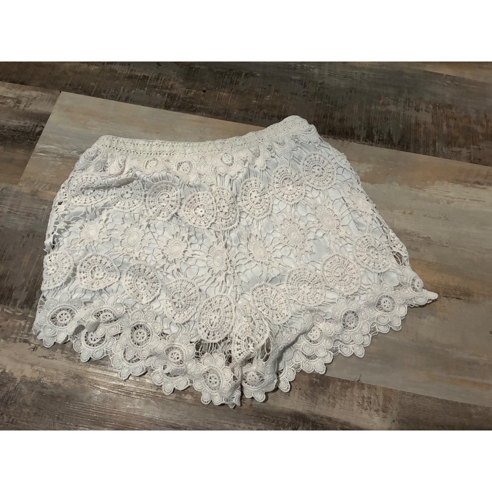 Cato Woman White Crochet Lace Shorts Boho Festival Lined Elastic Waist 14/16W - Picture 3 of 3